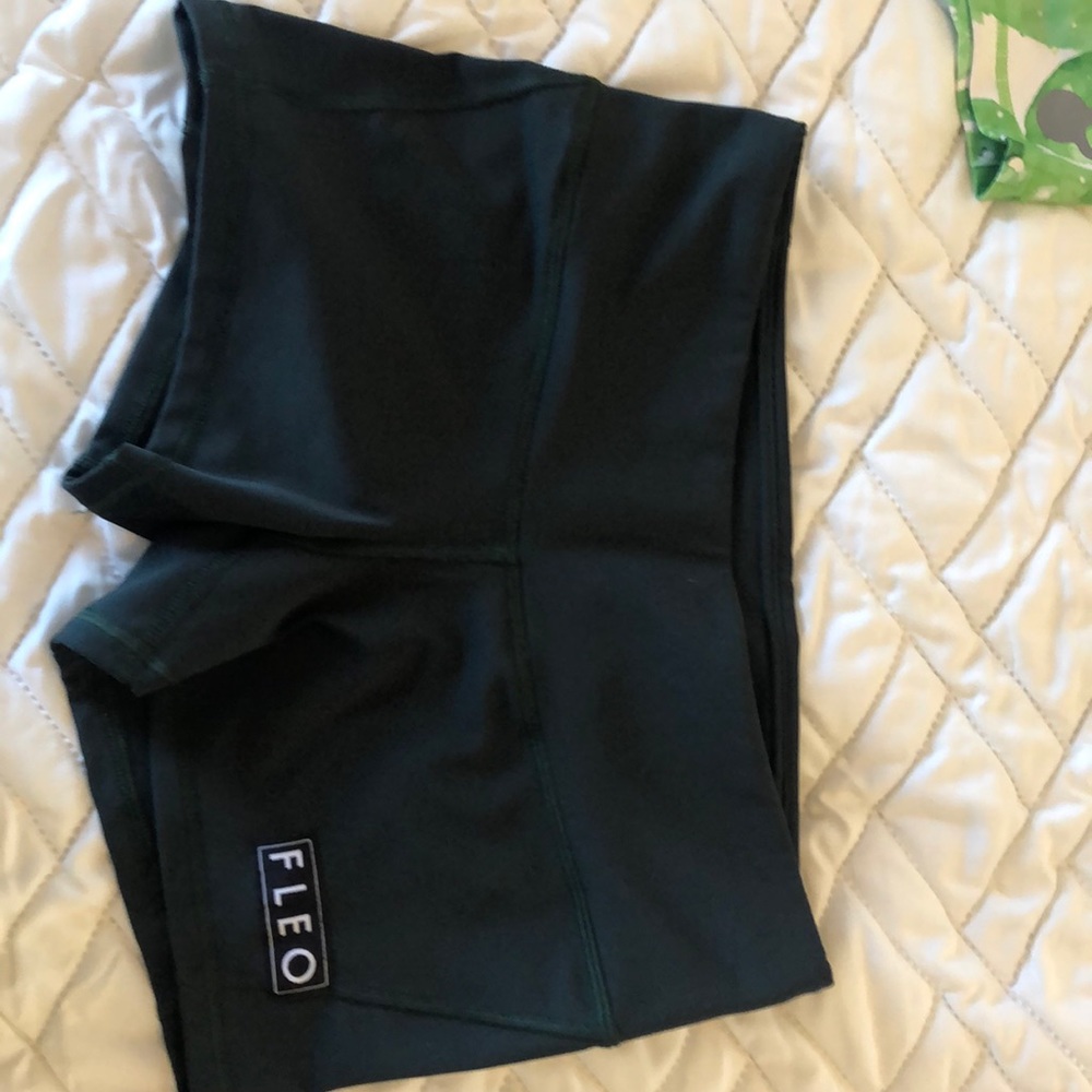 Fleo Forest green shorts